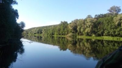 Река